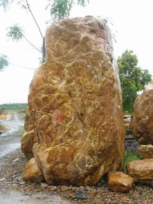 黄蜡石、大型景观石、园林石英石、鹅卵石的产地、产品与价格全解析